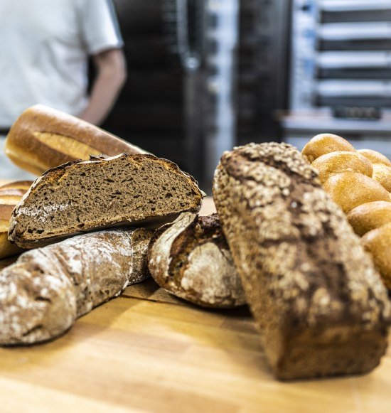 Brotsortiment in der Backstube, © Entdeckerviertel
