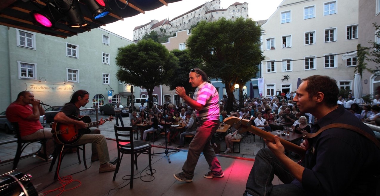 Musiker bei Jazz am Bichl in Burgahausen, &copy; Burghauser Touristik GmbH