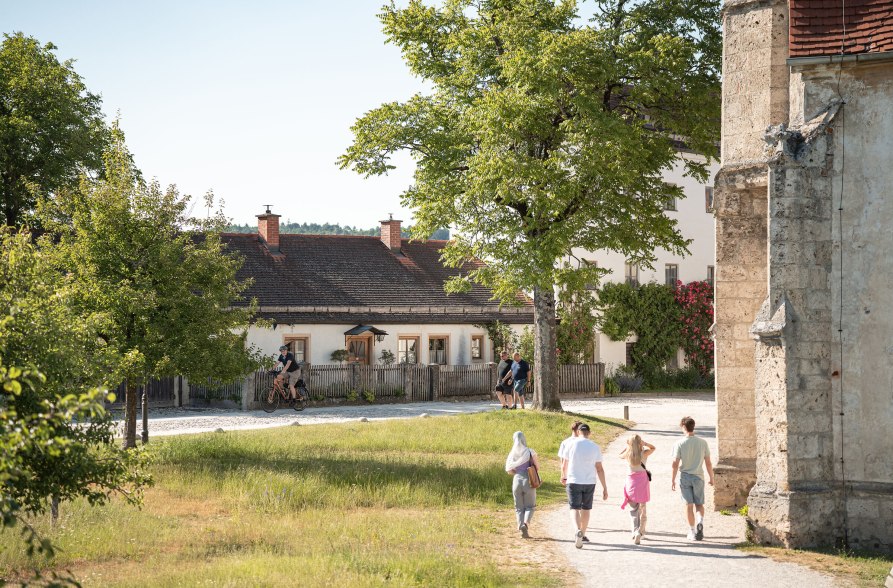 Burgspaziergang Burghausen, &copy; Inn-Salzach Tourismus