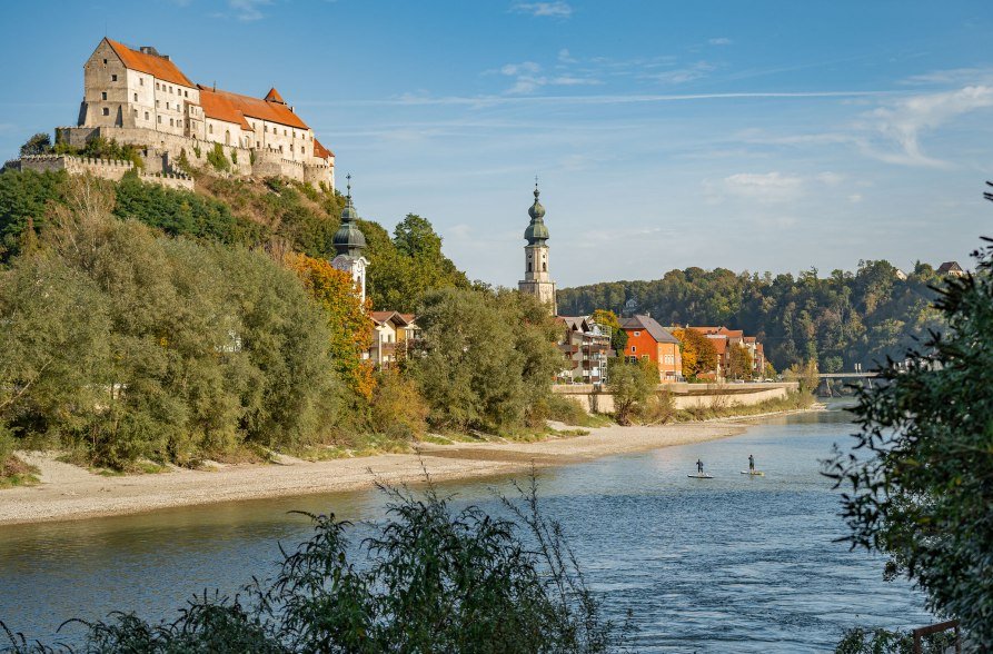 Blick afu die Hauptburg von der Salzach, © Inn-Salzach Tourismus