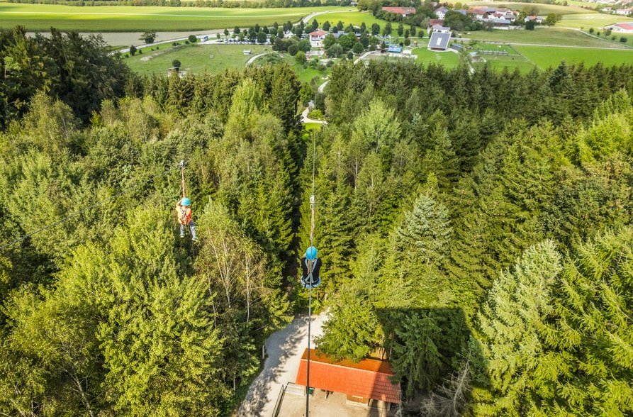 400 m Flying Fox im Wildfreizeitpark Oberreith, © Landratsamt Mühldorf a. Inn