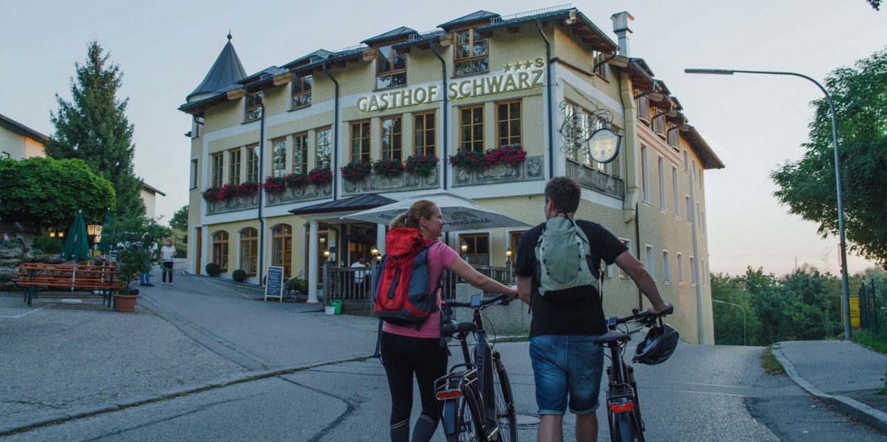 Gasthof Schwarz als Übernachtungsmöglichkeit für Radfahrer, © Inn-Salzach Tourismus