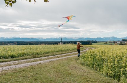 Rainbichl Tyrlaching Drachen steigen lassen, © Inn-Salzach Tourismus