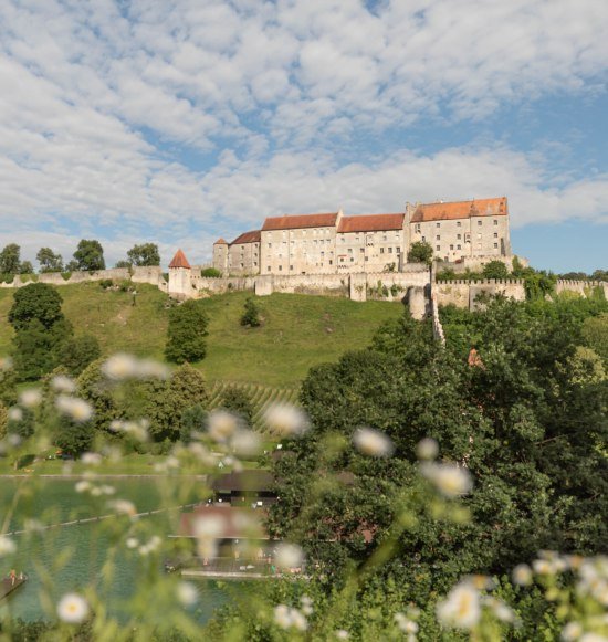 Blick auf die l&auml;ngste Burg der Welt in Burghausen, &copy; Inn-Salzach Tourismus