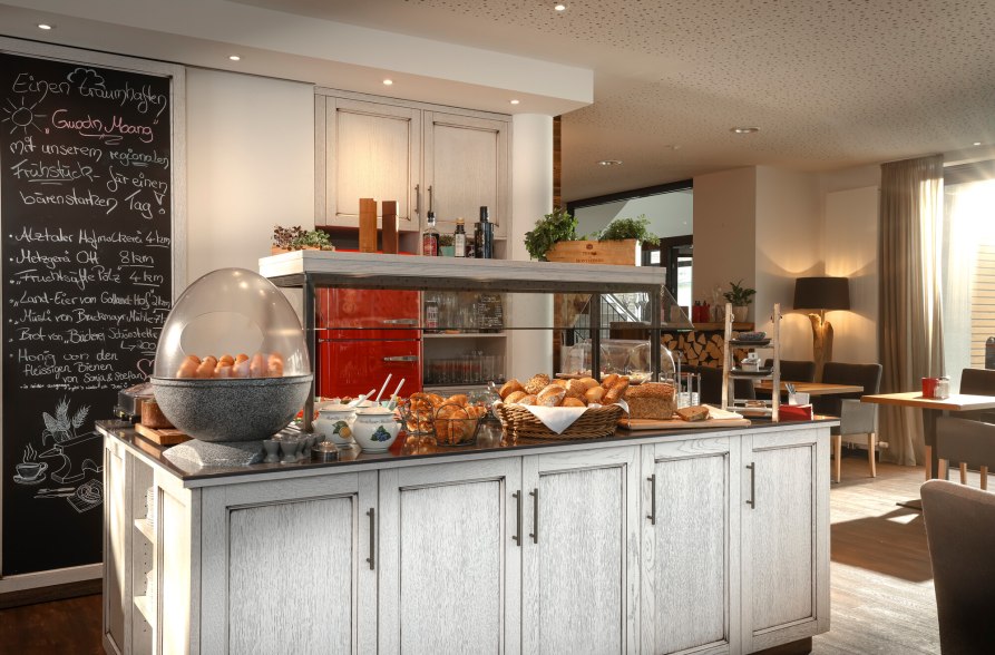 Fruehstueck im Hotel Traumschmiede, &copy; Hotel Traumschmiede