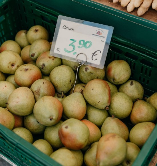 Birnen in Korb mit Preis, &copy; Inn-Salzach Tourismus