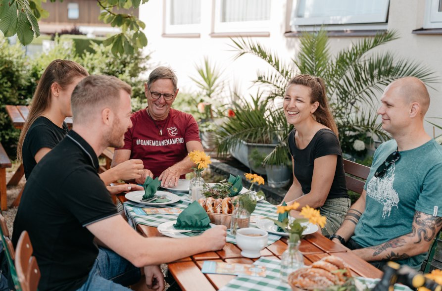 Pilgerfr&uuml;hst&uuml;ck bei Leidmann auf der Bierwallfahrt, &copy; Inn-Salzach Tourismus
