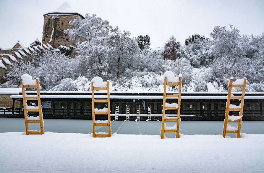 Zugefrorene Eisbadestelle Burghausen, © Inn-Salzach Tourismus