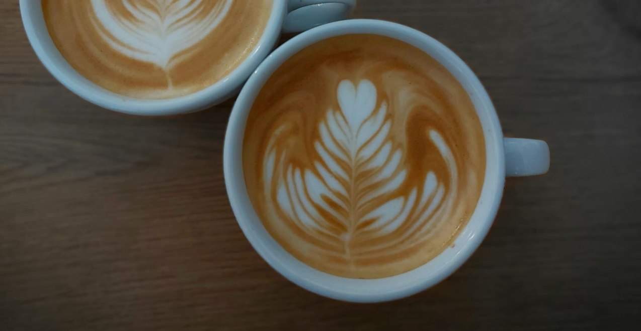 Cappuccino mit Latte Art, © CaTienda