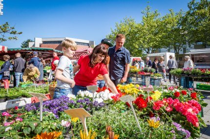 Bauernmarkt Waldkraiburg, regionale Produkte, © Stadt Waldkraiburg