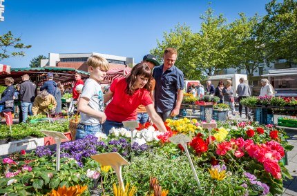 Bauernmarkt Waldkraiburg, regionale Produkte, © Stadt Waldkraiburg