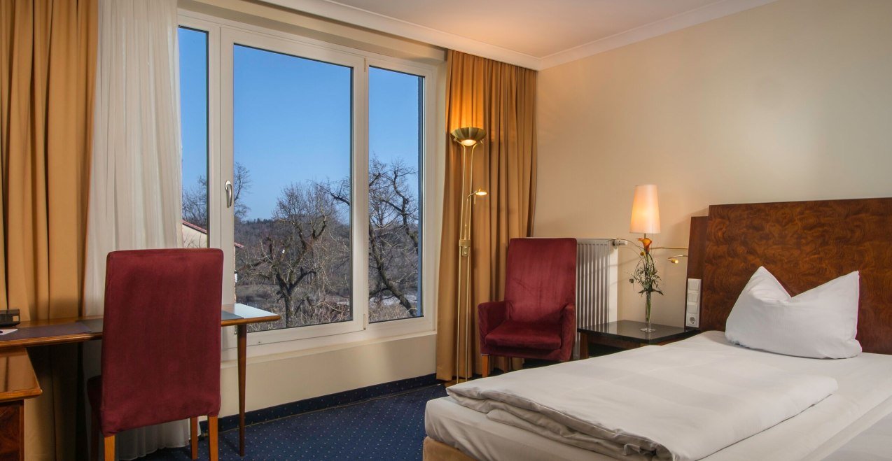 Doppelzimmer Hotel Gl&ouml;cklhofer Burghausen, &copy; Hotel Gl&ouml;cklhofer, Weber