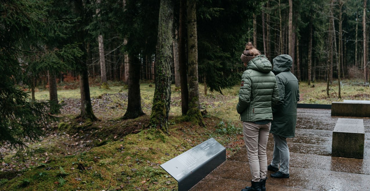 Besucher der KZ Gedenkst&auml;tte, &copy; Inn-Salzach Tourismus