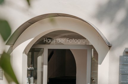 Eingang zum Haus der Fotografie, &copy; Inn-Salzach Tourismus