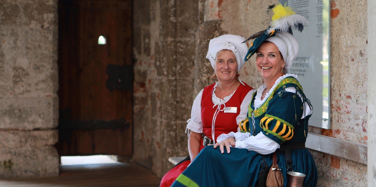 Gästeführung in historischem Gewandt, © Burghauser Touristik (G. Nixdorf)