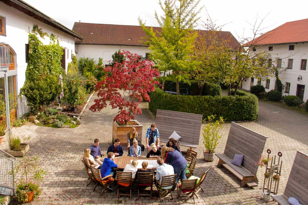 Der Innenhofgarten des Schreinerhofes in Mühldorf am Inn