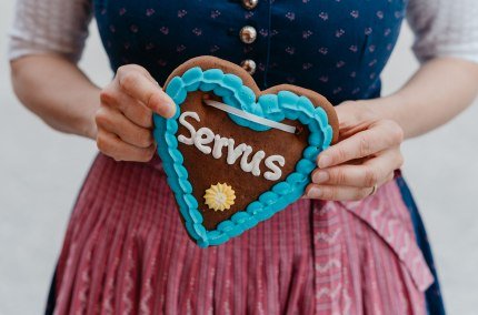 Lebkuchenherz und Dirndl, © Inn-Salzach Tourismus