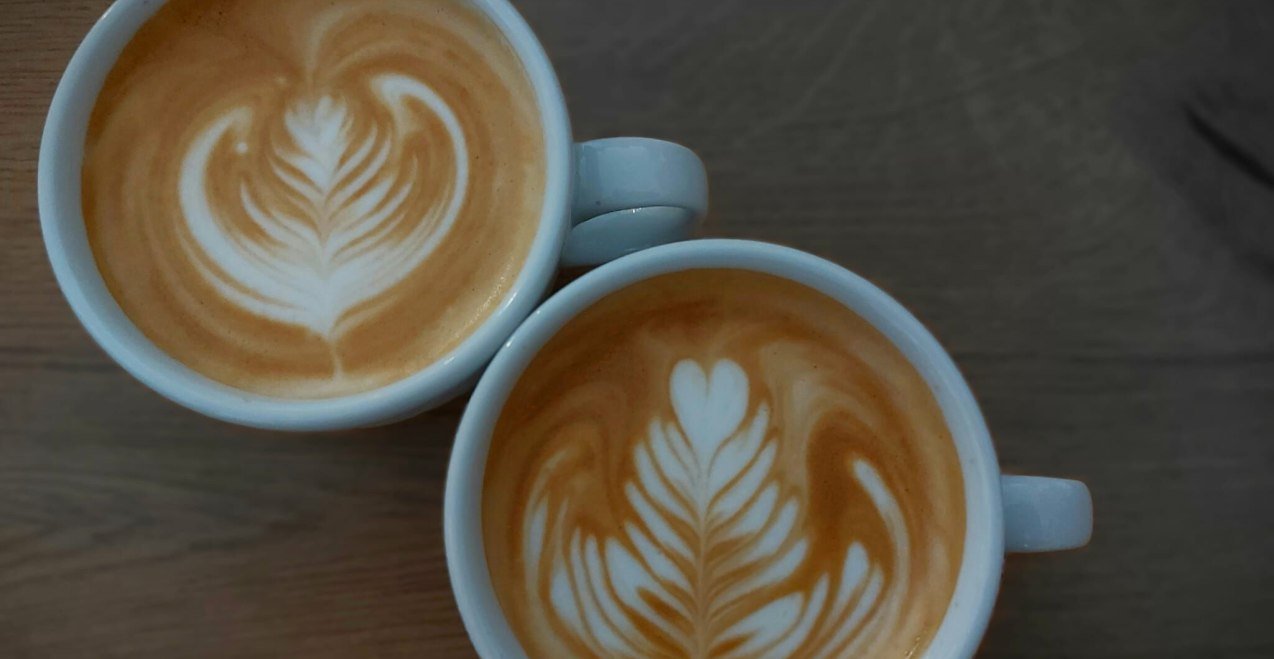 Cappuccino mit Latte Art, © CaTienda