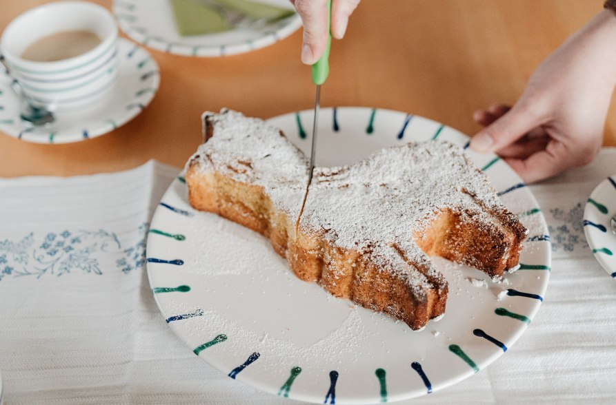 Ostergeb&auml;ck anschneiden, &copy; Inn-Salzach Tourismus