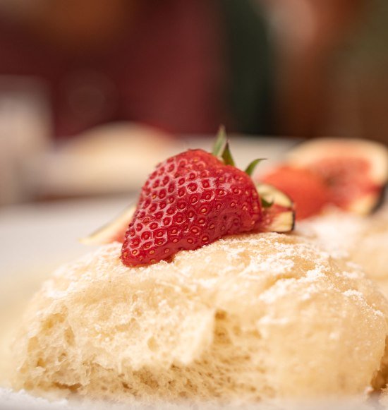 Dampfnudeln mit Erdbeeren, © Inn-Salzach Tourismus