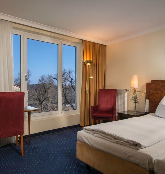 Doppelzimmer Hotel Gl&ouml;cklhofer Burghausen, &copy; Hotel Gl&ouml;cklhofer, Weber