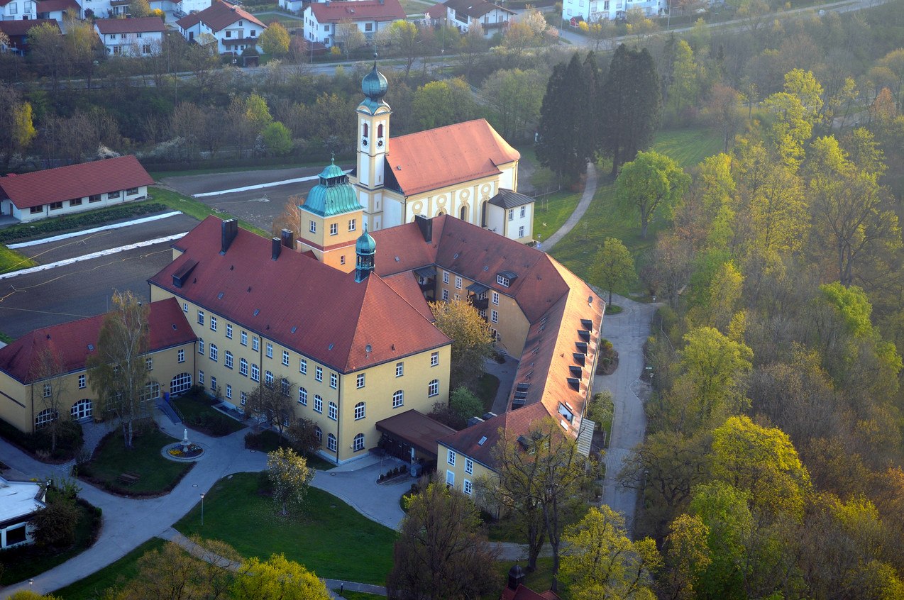 Die Kirche St. Salvator in Mühldorf von oben, © Rainer Schratt