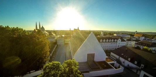 Außenansicht des Kultur + Kongress Forums in Altötting