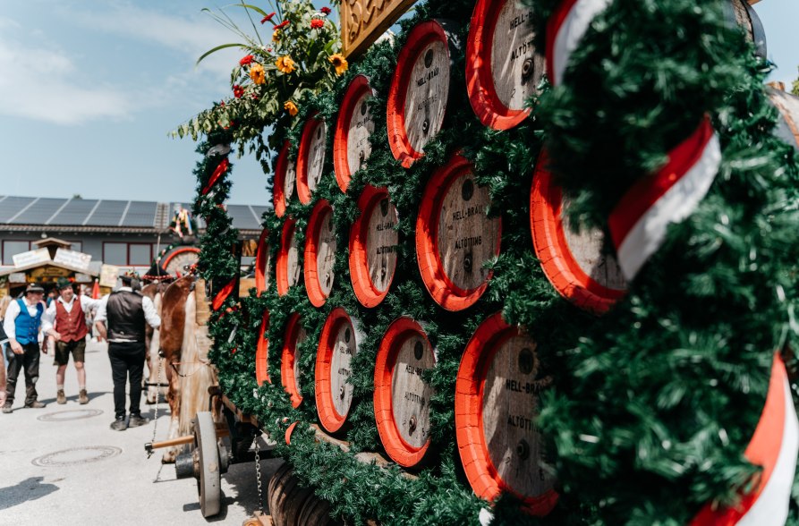 Pferdekutsche mit Bierf&auml;ssern, &copy; Tourismusverband Inn-Salzach