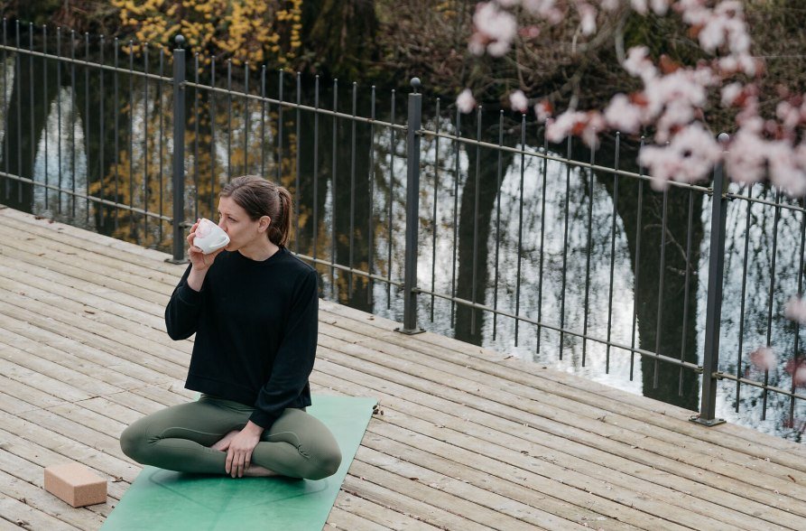 Eine Tasse Tee im AmVieh-Theater Schwindegg, © Inn-Salzach Tourismus