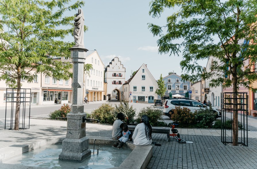 Stadtplatz mit Brunnen Neumarkt-St. Veit, &copy; Inn-Salzach Tourismus
