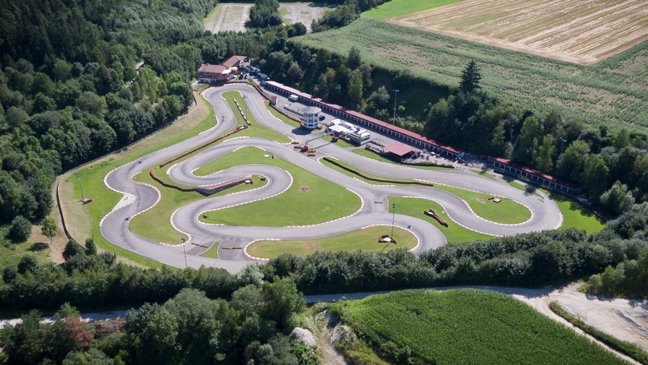 Kartbahn des Kartshops Ampfing, &copy; Kartshop Ampfing GmbH &amp; Co. KG