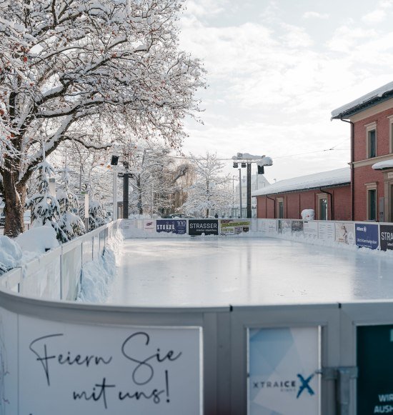Eisbahn Alt&ouml;tting im Schnee, &copy; Inn-Salzach Tourismus
