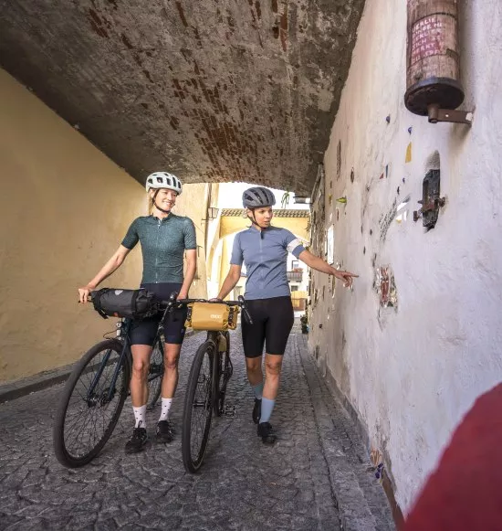 Radler am Jagdmusseum Mühldorf, © Inn-Salzach Tourismus