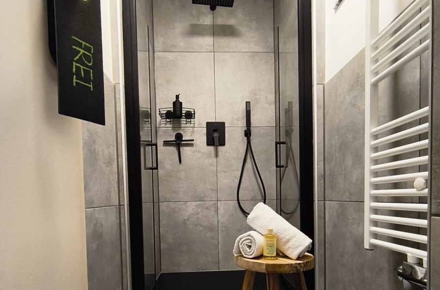 Dusche Burgjuwel, Haus 113, &copy; Haus 113