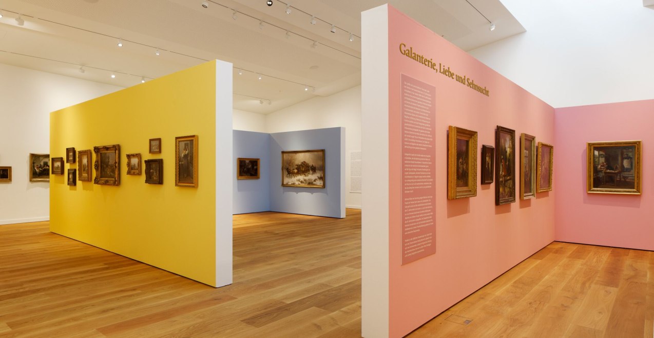 SPS Ausstellungsraum mit farbigen W&auml;nden korrespondierend zu den Motivgruppen, &copy; Frank Aussieker