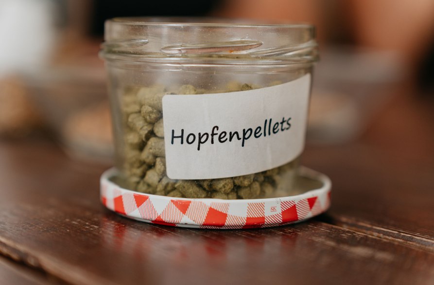 Hopfenpellets in Schraubglas, &copy; Inn-Salzach Tourismus