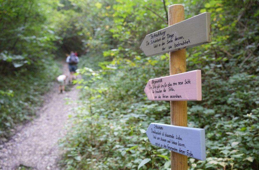 Schilder beim Wanderweg Leonberg, &copy; Inn-Salzach Tourismus