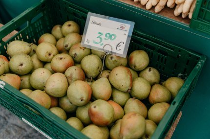 Birnen in Korb mit Preis, © Inn-Salzach Tourismus