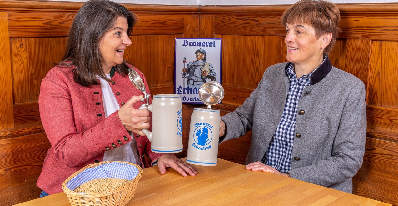 Frauen der Brauerei Erharting, &copy; Brauerei Erharting
