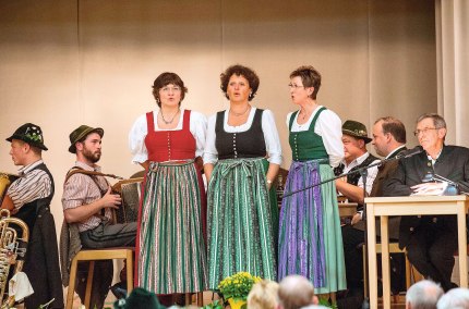 Alpenländisches Adventssingen und Musizieren