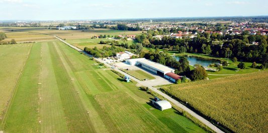 Blick auf den Flugplatz Ampfing von der Luft aus, &copy; Flugplatz Ampfing