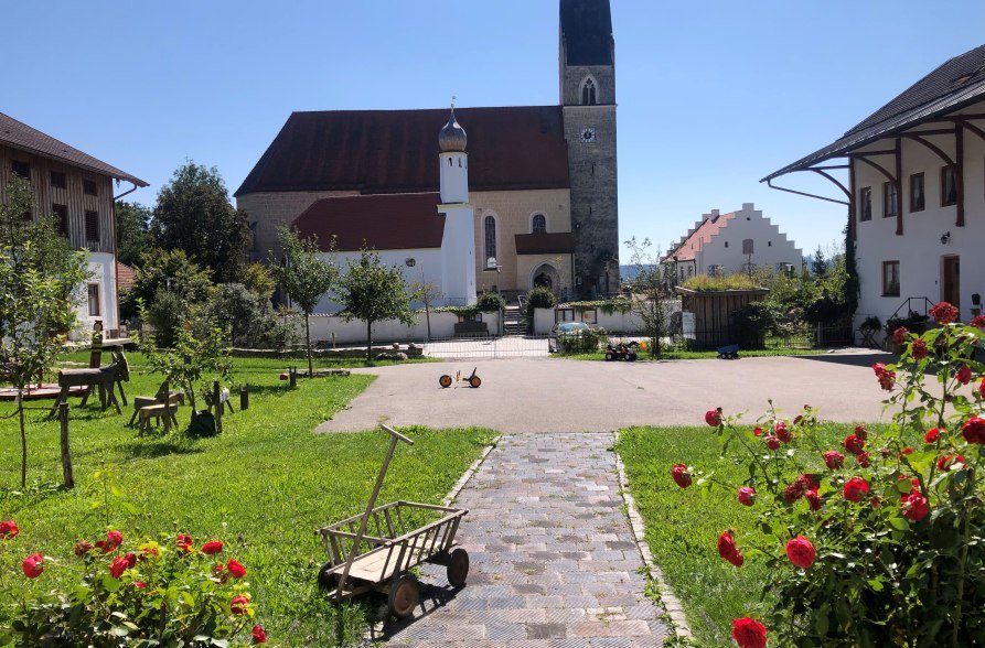 Kirchenblick, © Biohof Pürten