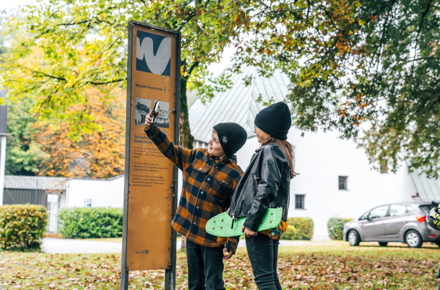 Kinder beim Selfie machen, © Inn-Salzach Tourismus