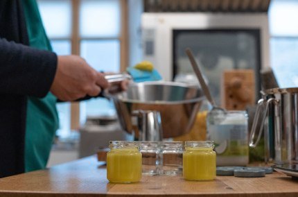 Pflegecreme selber rühren, © Tourismusverband Inn-Salzach