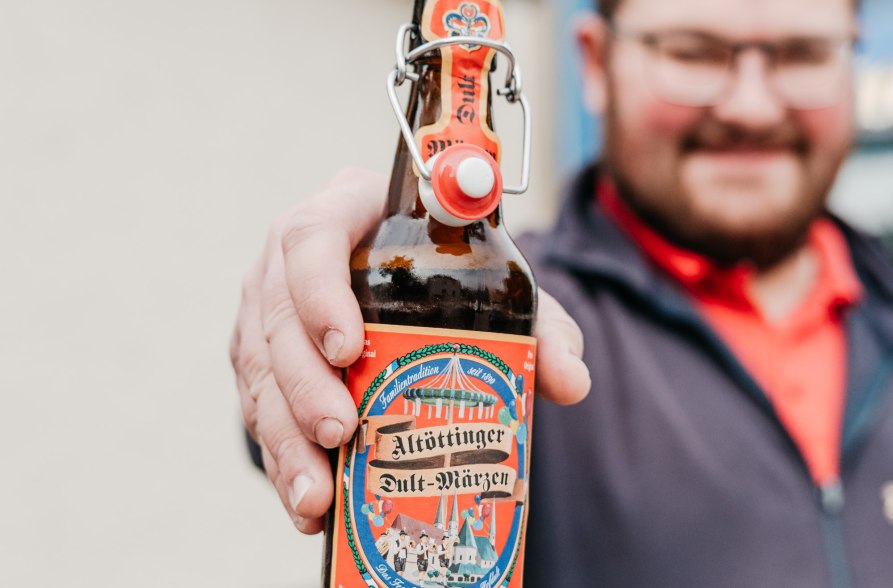 Quirin Hell mit Alt&ouml;ttinger Dult-M&auml;rzen, &copy; Tourismusverband Inn-Salzach