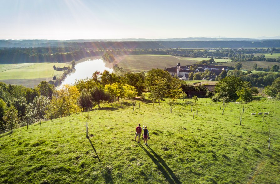 Aussicht auf das Kloster Au , © Inn-Salzach Tourismus 