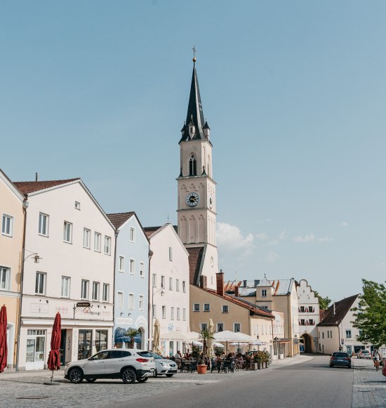 Stadtplatz Neumarkt-Sankt Veit, Landkreis M&uuml;hldorf a. Inn, &copy; Inn-Salzach Tourismus