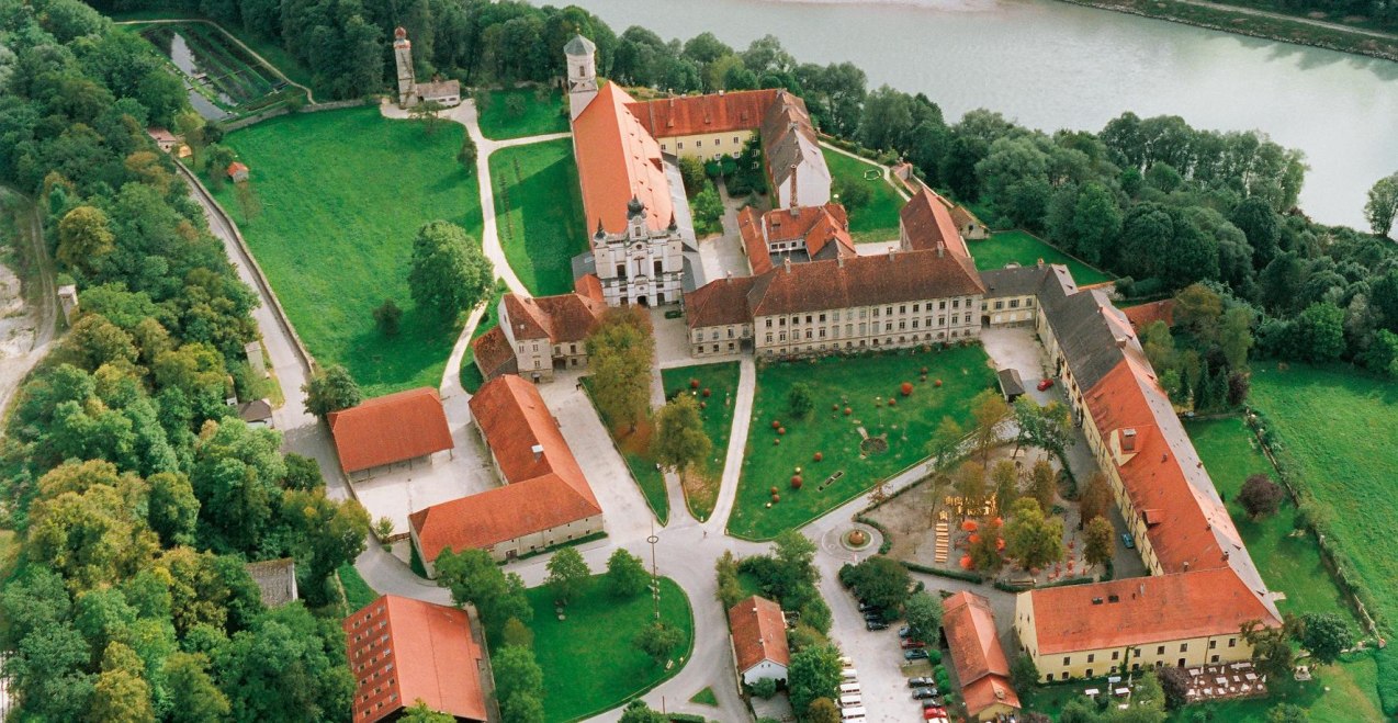 Kloseranlage Raitenhaslach von der Luft, &copy; W. Hopfgartner