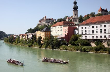 Pl&auml;ttenfahrt auf der Salzach in Burghausen, &copy; Burghauser Touristik