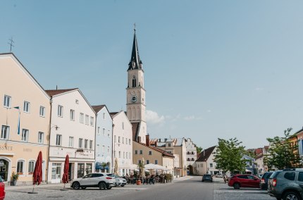 Stadtplatz Neumarkt-Sankt Veit, Landkreis M&uuml;hldorf a. Inn, &copy; Inn-Salzach Tourismus